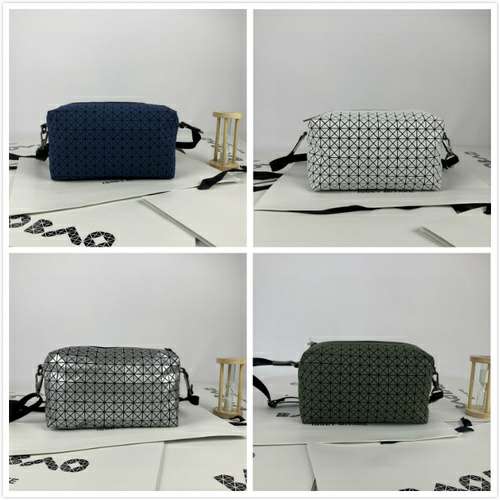 Picture of Issey Miyake Lady Handbags _SKUfw88161485fw